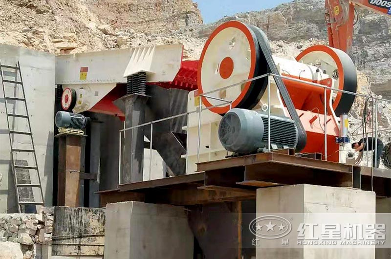 顎式破碎機現場 顎式破碎機現場