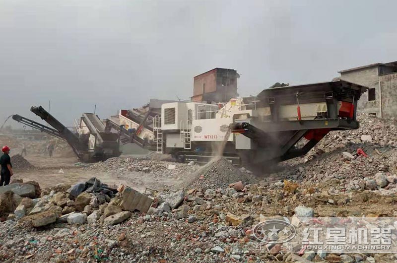 移動破碎機(jī)建筑垃圾破碎現(xiàn)場 移動破碎機(jī)建筑垃圾破碎現(xiàn)場