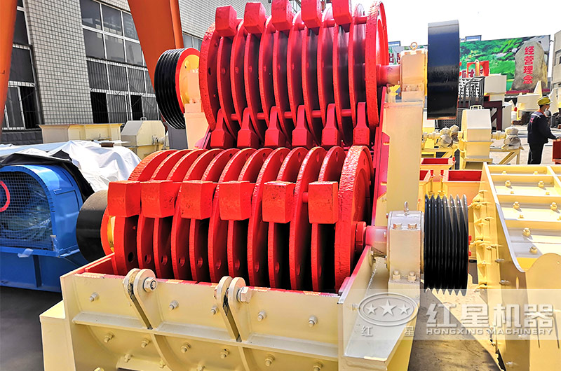 2PC的雙級破碎機(jī)內(nèi)部轉(zhuǎn)子實拍 2PC的雙級破碎機(jī)內(nèi)部轉(zhuǎn)子實拍